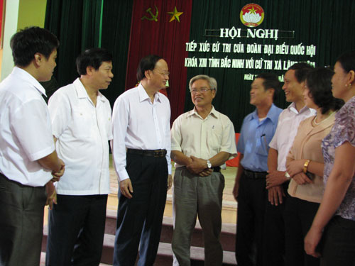 ຄະນະສະມາຊິກສະພາແຫ່ງຊາດ ແຂວງ ບັກນິງ, ອານຢາງ, ວິ້ງລອງ ພົບປະກັບຜູ້ມີສິດເລືອກຕັ້ງ